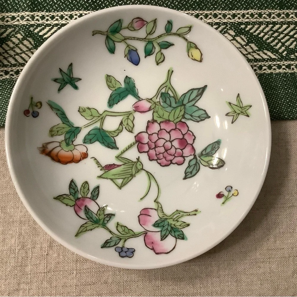 Crescent Court Hotel Made in Hong Kong Dish - Picture 10 of 13